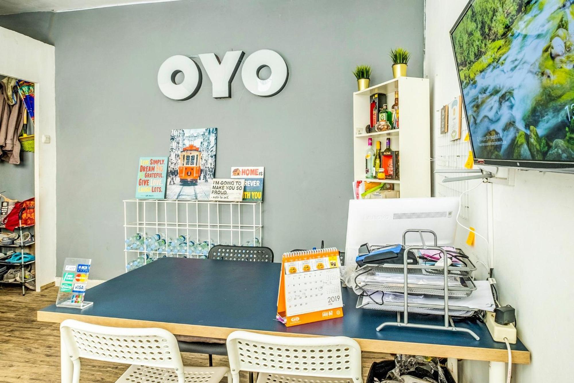 Oyo Life 92548 M-square By Lins Pro Hotel 2*